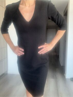 Zara Black V-Neck Midi Dress with Three-Quarter Sleeves